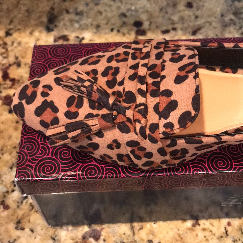 Shoes - Picture 2 of 3